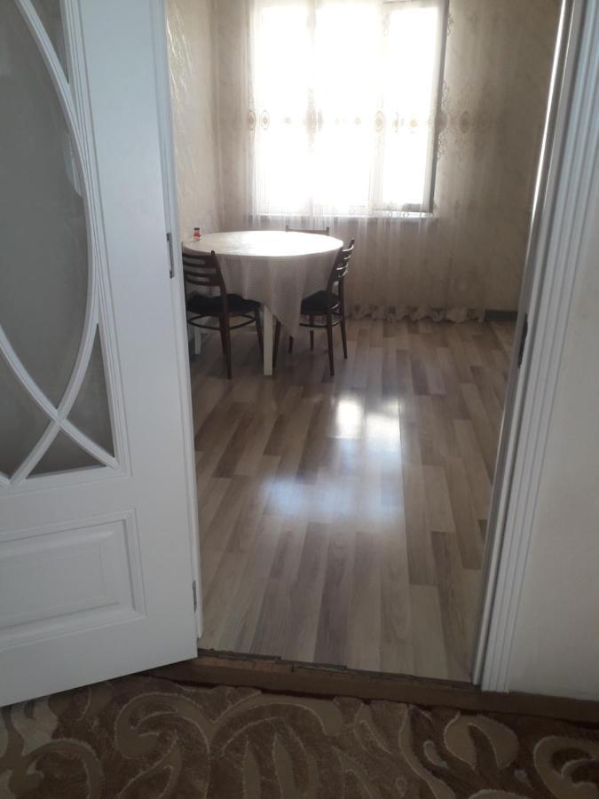 Apartment At Narimanov 151 Ganja Luaran gambar